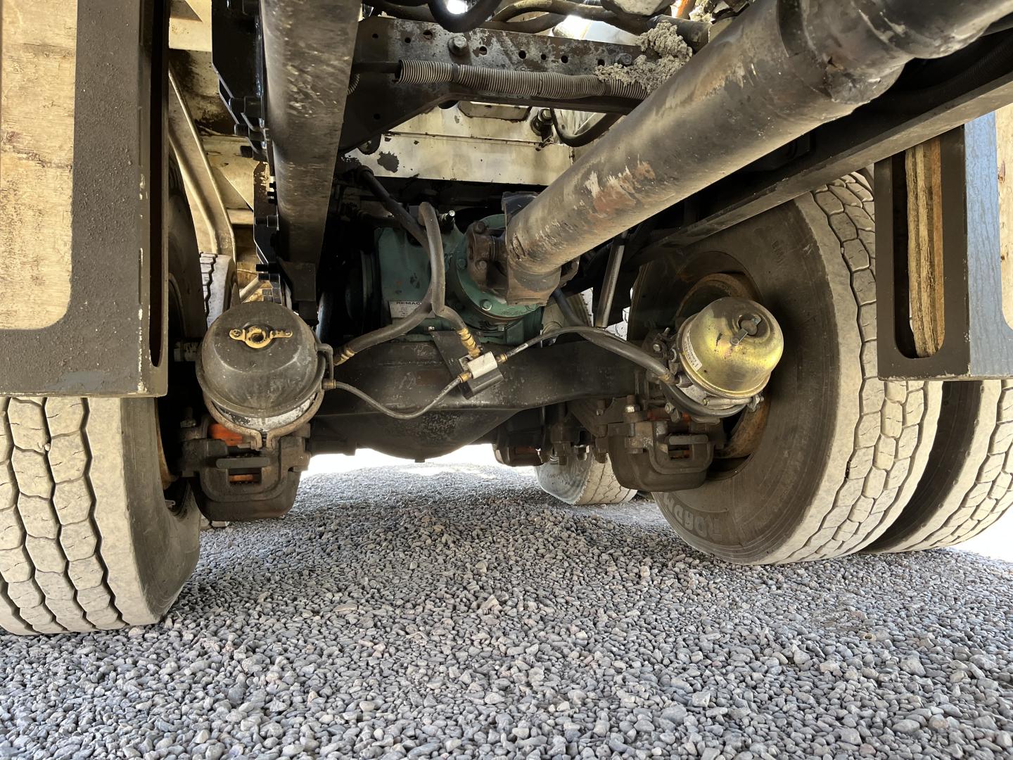 ./imagenes/INVOICE/2019/18014/AMION MAC 242 CON BOMBA DE CONCRETO PUTZMEISTER Z (8).JPG